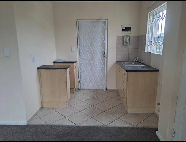 2 BEDROOM PROPERTY TO RENT IN GAYLEE